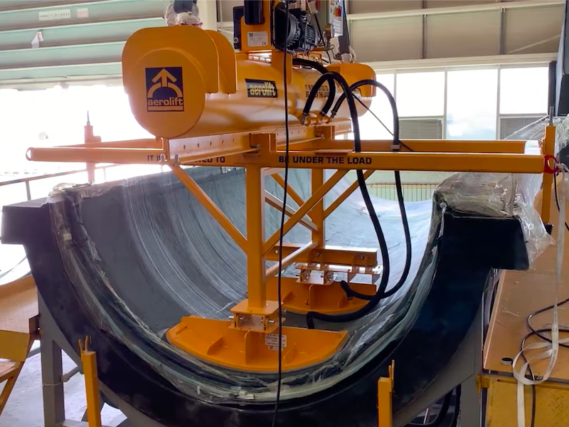 Vakuové manipulátory pro manipulaci s rotorovými listy větrných elektráren