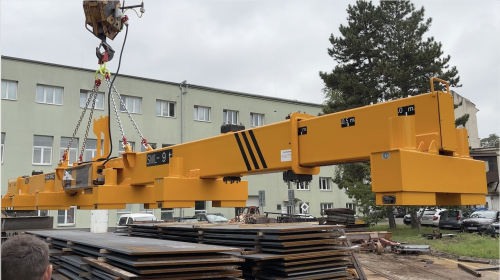 Magnetic traverse for sheet metal handling
