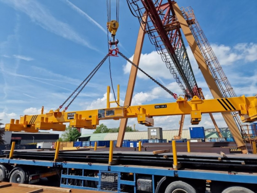 Magnetic traverse for sheet metal lifting<br />Magnetic traverse with electropermanent load magnets for sheet metal handling