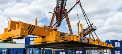 Magnetic traverse for sheet metal handling<br />Magnetic traverse with electropermanent load magnets for sheet metal transportation