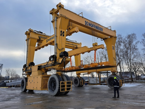 Magnetic traverse for sheet metal lifting<br />Magnetic traverse with electropermanent load magnets for sheet metal handling