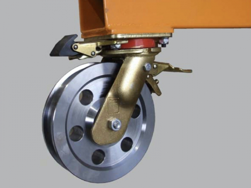 Mobilný dielenský portálový žeriav | Conncept.cz<br>Mobilný dielenský portálový žeriav - detail - koleso s drážkou