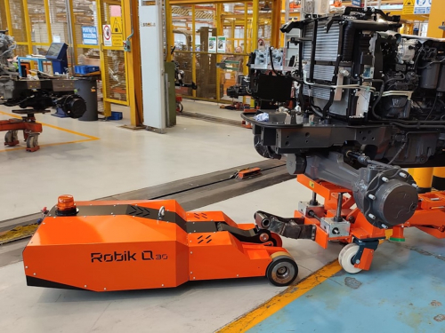 Elektrický tahač ROBIK Q30<br />Manipulace s vozíky v rámci výrobní linky pomocí elektrického tahače ROBIK Q30