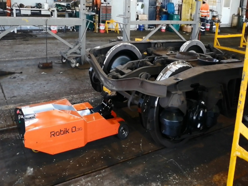 Elektrický tahač ROBIK Q30<br />Převážení kolových podvozků pomocí elektrického tahače ROBIK Q30
