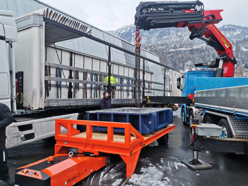 Elektrický tahač ROBIK Q130 Power<br />Tažení vozíku s při nakládce a vykládce