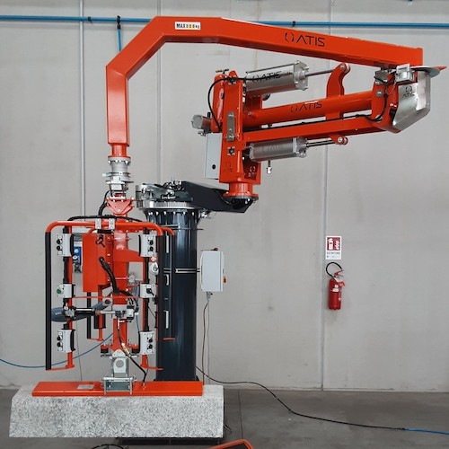 Pneumatický průmysloý manipulátor pro manipulaci s betonovými a kamennými bloky