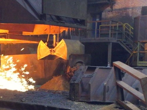 Hydraulický lyžicový drapák<br>Drapáky pre manipuláciu s kusovými alebo sypkými materiály o zrnitosti do 250 mm. Merná hmotnosť materiálu je 0,5 až 2,8 t / m3. Objem bagrov 0,5-10 m3.