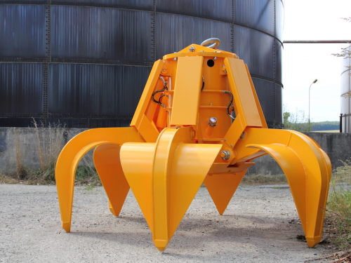 Hydraulický polypový drapák<br />Drapáky jsou určeny pro manipulaci s kusovými nebo sypkými materiály o zrnitosti do 250 mm. Měrná hmotnost materiálu je 0,5 až 5 t/m3. Objem drapáků je 0,5 až 10 m3.