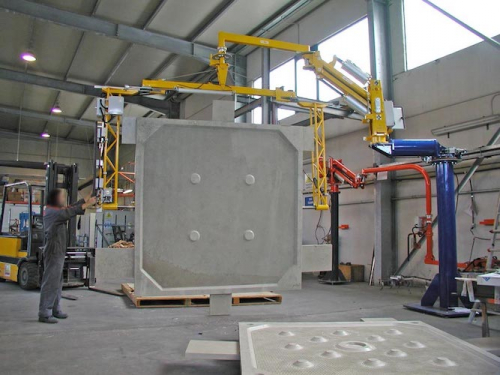 Průmyslové manipulátory pro manipulaci se stavebním materiálem