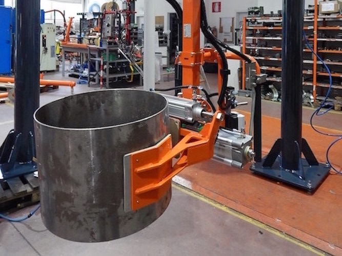 Pneumatický průmyslový manipulátor pro manipulaci s trubkami, tyčemi a válci<br>Přenášení a otáčení trubek a válců pomocí kleští