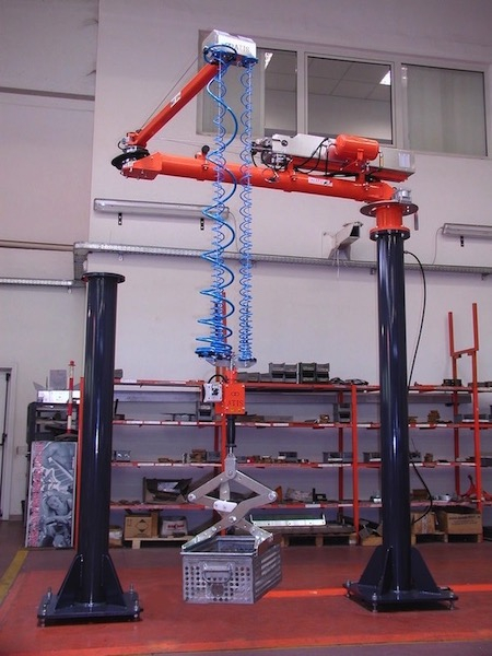 Conncept Machinery - Pneumatický lanový balancér pro manipulaci s přepravkami a bednami