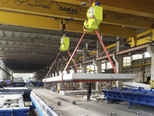 Elektromotorické kladky pre otáčanie bremien<br>Otáčanie betónového produktu