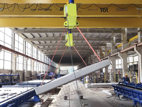 Elektromotorické kladky pre otáčanie bremien<br>Betónový výrobok otáčaný elektromotorickými kladkami