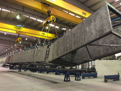 Turnover lifting beam with fixed pulley distance -<br />Workpiece lifted on two turning lifting beams