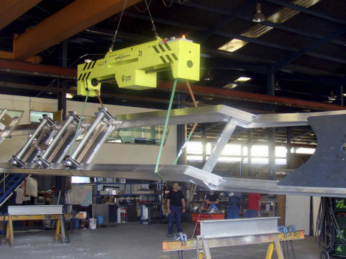 Traverza pre otáčanie bremien nastaviteľná -<br>Otáčanie konštrukcie