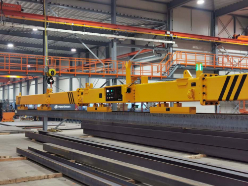 Magnetická traverza k zvedání profilů, nakládání a vykládání automatických pilových linek typ HS