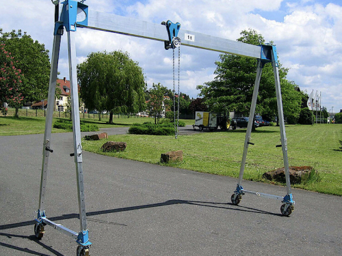 Mobilní dílenský portálový jeřáb J5
