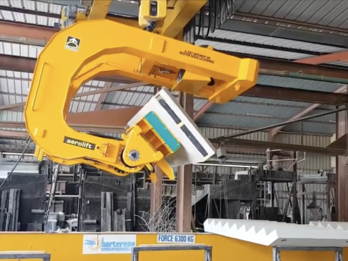 Vakuummanipulatoren zum Wenden von Betontreppen